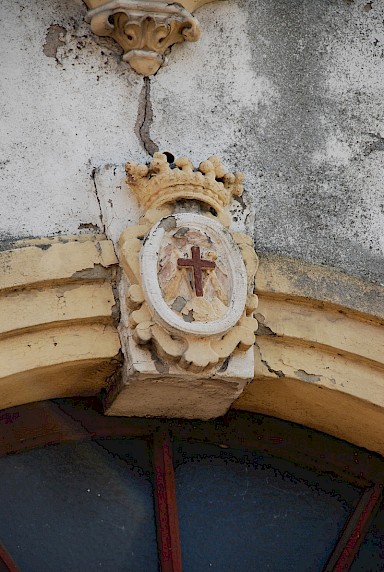 ehemaliges Kloster der Redemptoristen: Abschlussstein am Eingangsportal der Klosterkirche
