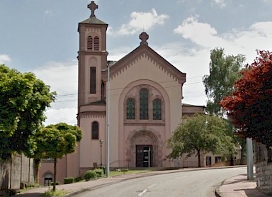 Kirche Notre-Dame in Sarreguemines Frankreich: hier sind zwei Schnitzereien von Bruder Johannes aufbewahrt. Die Schnitzereien waren ehemals in der Klosterkirche von Téterchen.